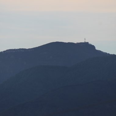 Sotto lo sguardo delle aquile: trekking montagna