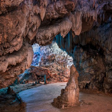 Navigare nelle viscere della Terra - Grotte dell'Angelo