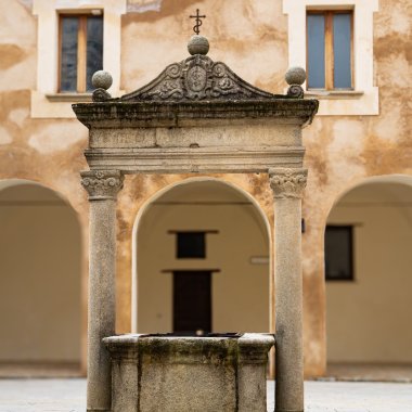 Novi Velia dai Greci ai Baroni